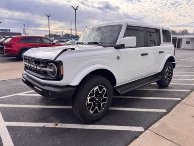 2026 Ford Bronco Outer Banks