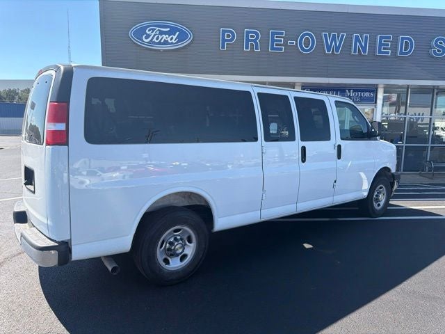 2025 Chevrolet Express 3500 LT Passenger