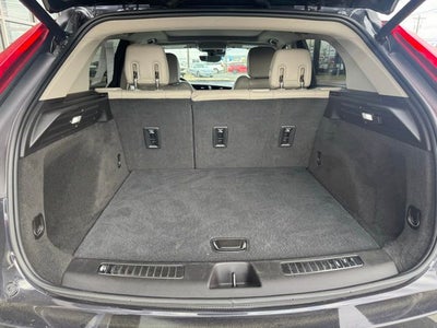 2022 Cadillac XT4 Premium Luxury