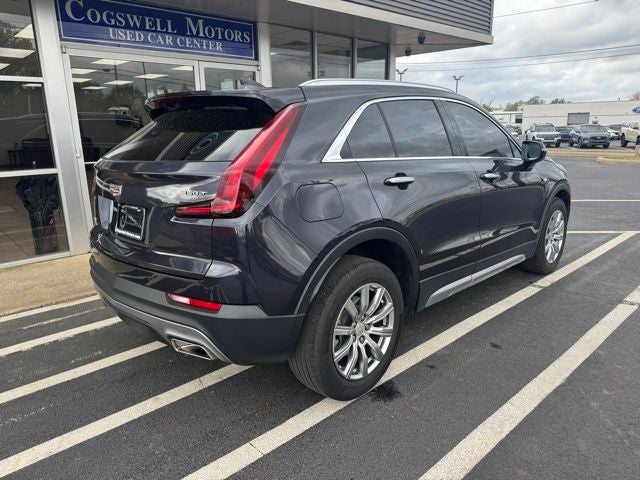 2022 Cadillac XT4 Premium Luxury
