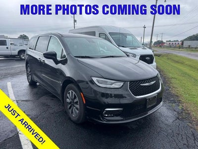 2023 Chrysler Pacifica Hybrid Touring L