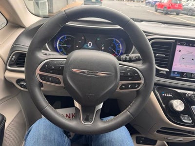 2023 Chrysler Pacifica Hybrid Touring L