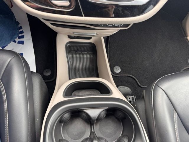 2023 Chrysler Pacifica Hybrid Touring L