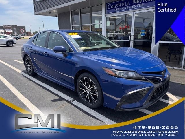 2024 Toyota Camry SE's photo
