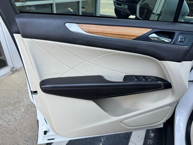 2015 Lincoln MKC Base