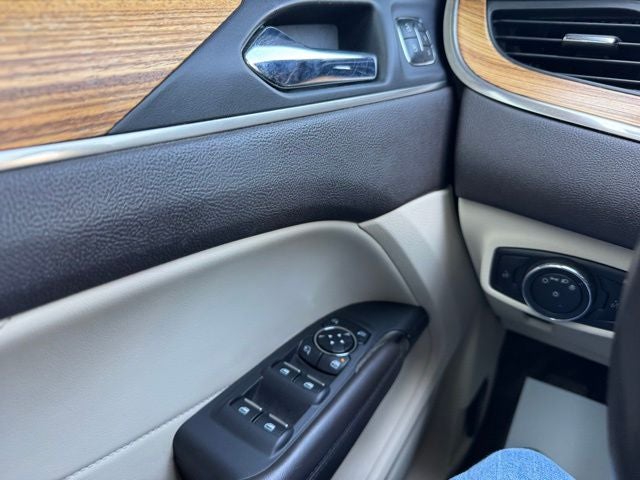 2015 Lincoln MKC Base