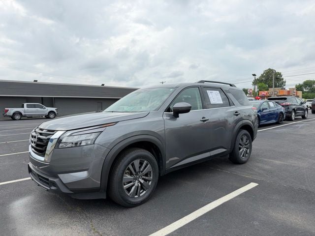 2025 Nissan Pathfinder SV