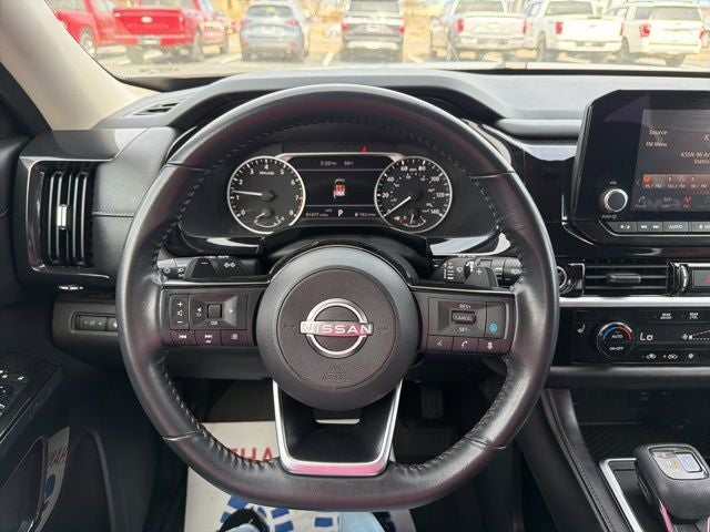 2022 Nissan Pathfinder SV