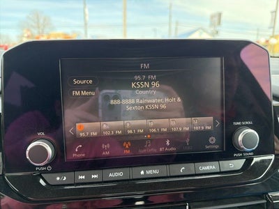 2022 Nissan Pathfinder SV