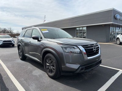 2022 Nissan Pathfinder SV