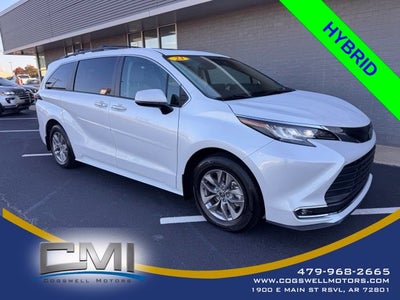 2023 Toyota Sienna XLE 8 Passenger