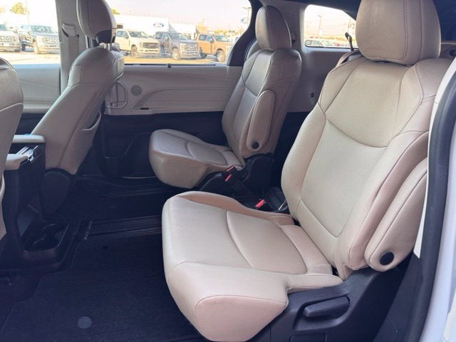 2023 Toyota Sienna XLE 8 Passenger