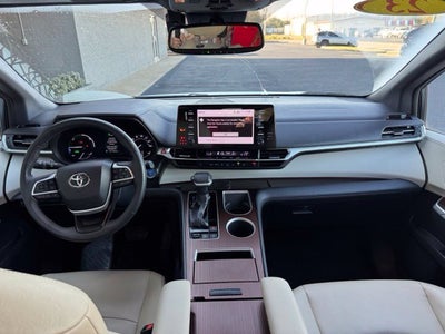 2023 Toyota Sienna XLE 8 Passenger