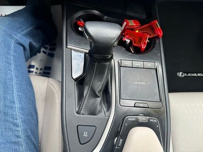 2022 Lexus UX 200 Base